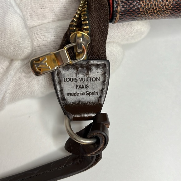 Louis Vuitton Pochette Acessoires Damier Ebene red interior - Picture 15 of 17